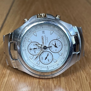 Vintage Classic Japan Quartz Men's Wristwatch Seiko Chronograph