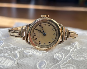 Elegant 1950’s Vintage Swiss small ladies dress Wristwatch Genial golden color case, Vintage ladies cocktail watch, Watch Ladies gift