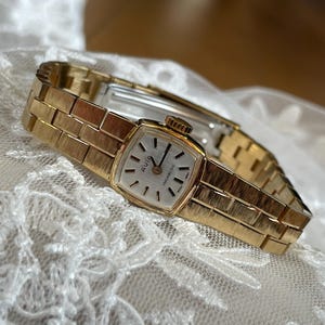 Splendido orologio da donna vintage svizzero del 1960, cassa color oro Avia con bracciale in acciaio inossidabile, orologio da cocktail, regalo orologio da donna