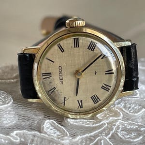 Elegante orologio da polso giapponese da donna vintage anni '60 Seiko con cassa color oro, orologio da donna giapponese vintage, regalo per donna con orologio retrò