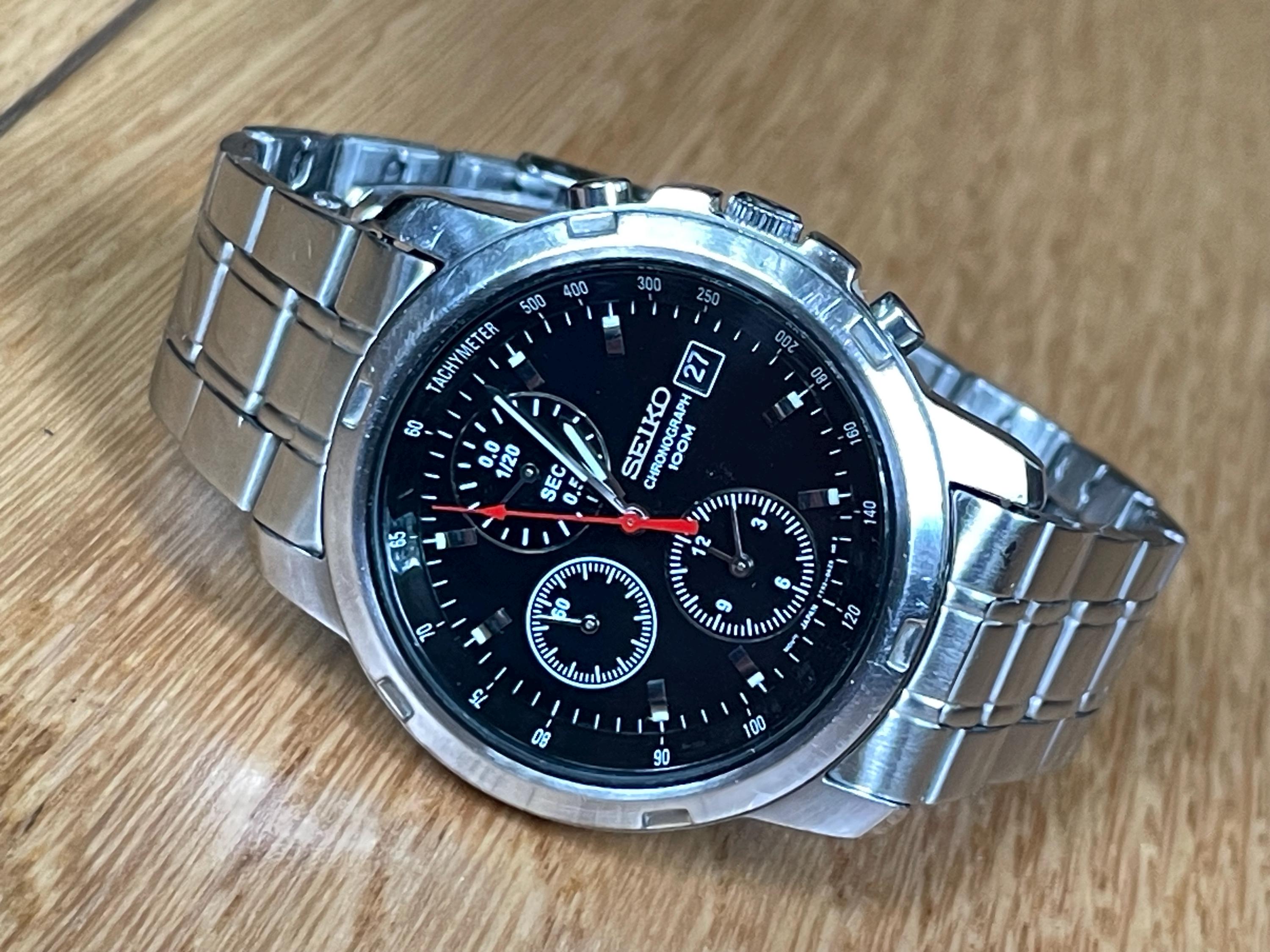 Vintage Classic Japan Quartz Men's Wristwatch Seiko Chronograph