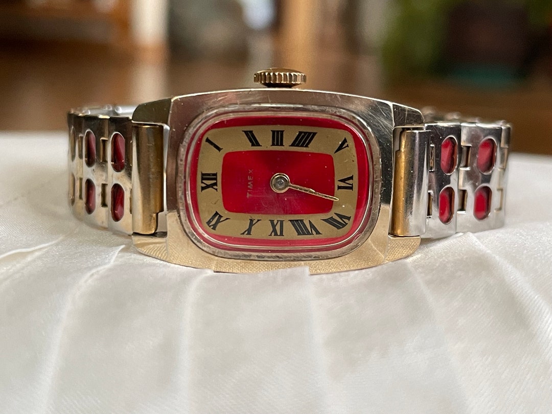 1960’s Vintage American Ladies Wristwatch Timex Golden Color Case ...
