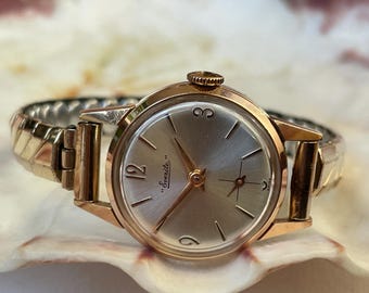 Elegant 1960’s Vintage Swiss small ladies dress Wristwatch Everite golden color case, Vintage women cocktail watch, Retro watch ladies gift