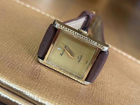 Stunning 1960 Vintage Swiss ladies dress Wristwatch Accurist golden color case, Retro ladies watch gift, Art Deco Swiss women dress watch
