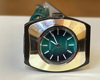Elegancki damski zegarek na rękę Citizen z lat 70. w stylu vintage, japoński zegarek damski w złotej kopercie, japoński mały zegarek vintage, damski zegarek w stylu retro na prezent