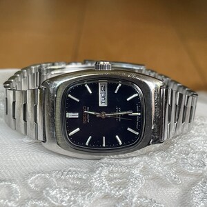 Elegante orologio da donna automatico vintage giapponese Seiko degli anni '70, cassa color argento, orologio meccanico vintage da donna, orologio da regalo da donna.