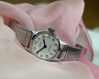 Gilbert Women\'s Wrist Watch 17 Jewels Antimagnetic Stainless Back Vintage 1960s Gilbert Women main image 3