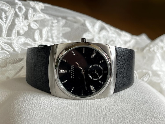 silver dress watch ladies Elegant 2000 Vintage mid size quartz Denmark ladies dress watch Skagen  silver tone case, Vintage cocktail quartz watch, Watch ladies gift
