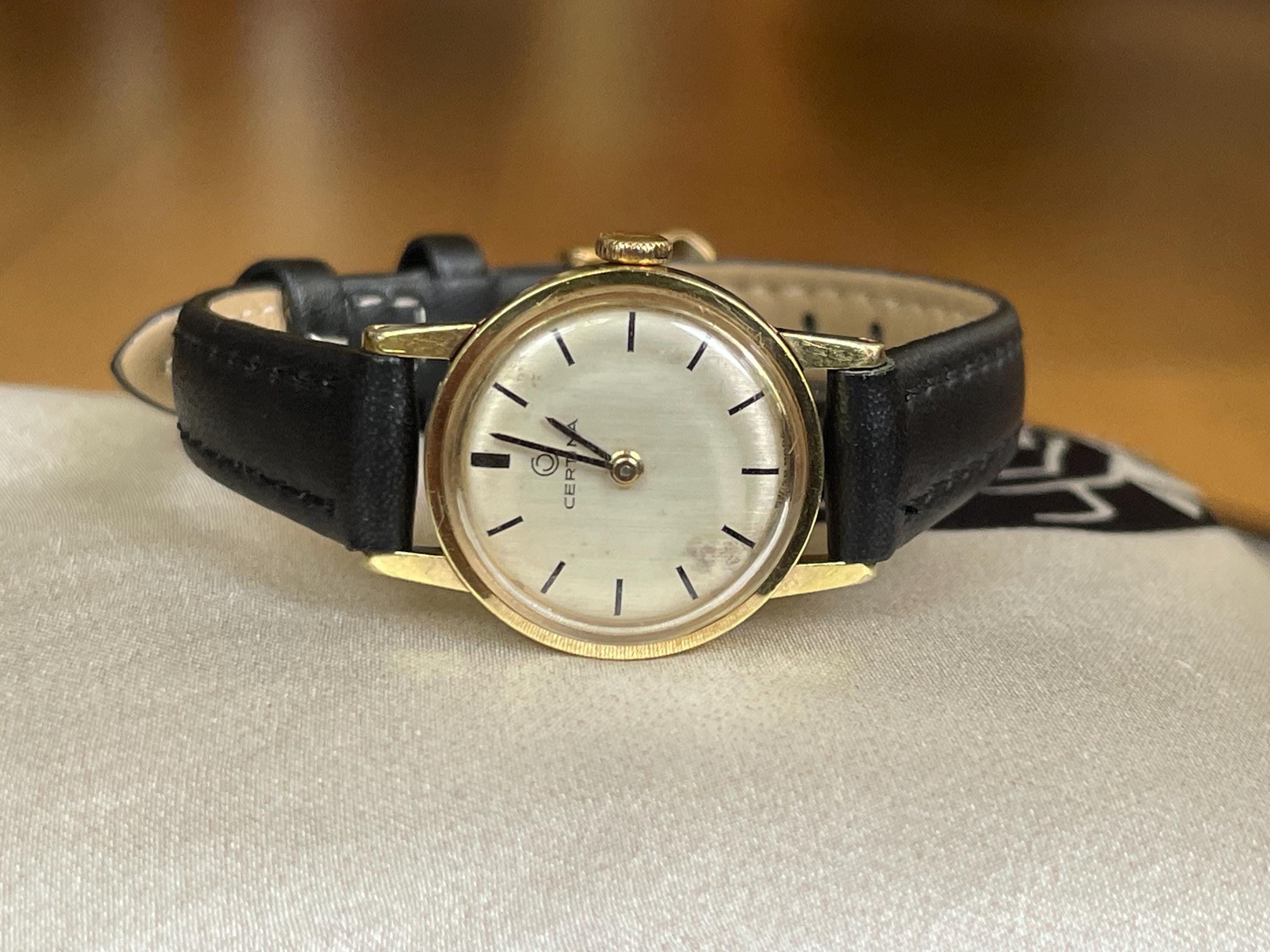 Elegant 1960 display picture 1