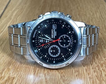 Vintage Classic Japan Quartz Men's Wristwatch Seiko Chronograph