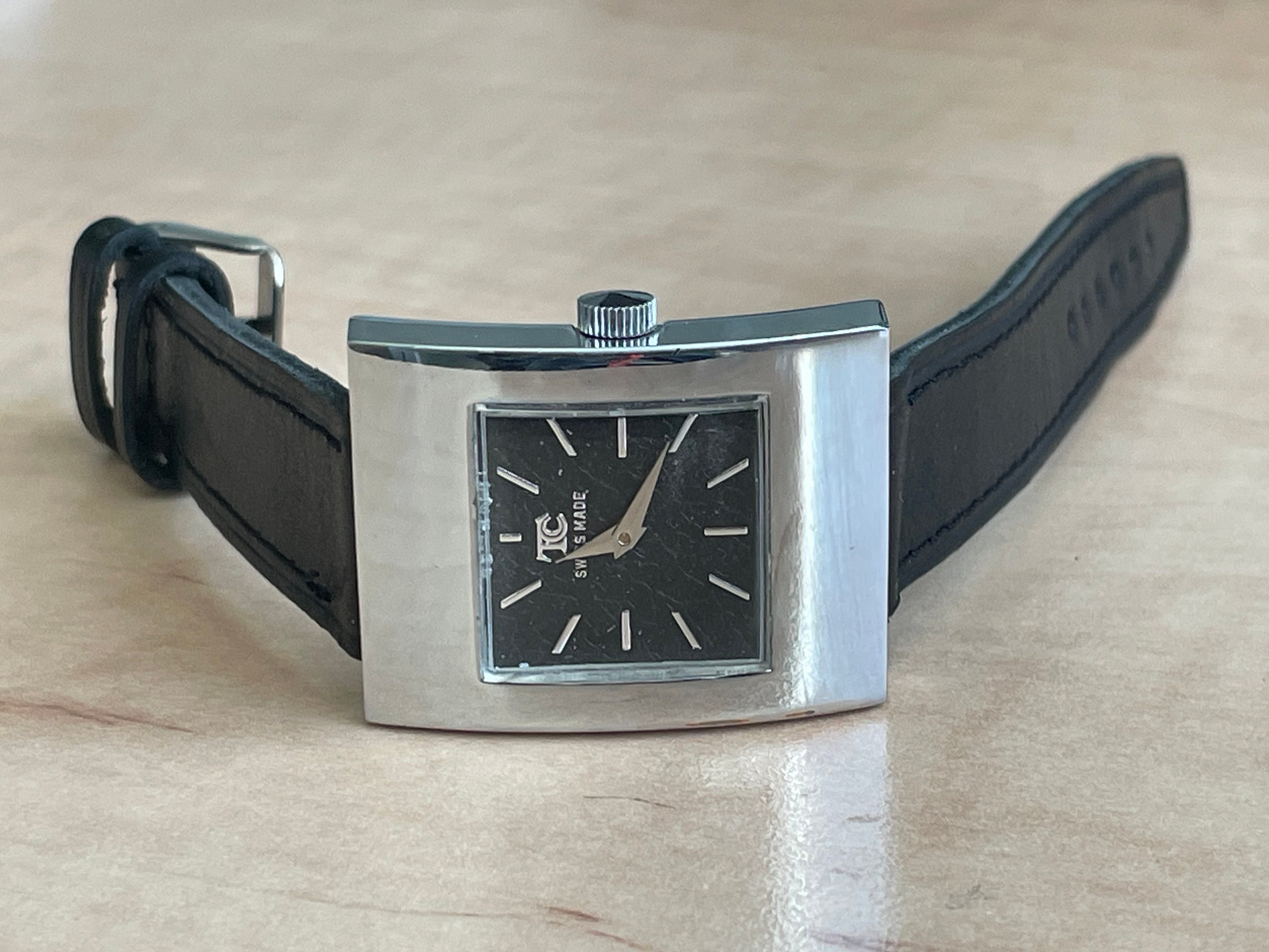 Chic 1970 Vintage Swiss Ladies Wristwatch TC Silver Color