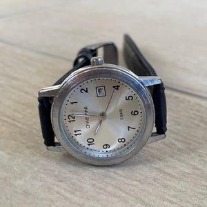 Orologio da donna svizzero al quarzo vintage Chic 1990 Fabiani cassa color argento con quadrante color argento, orologio da donna vintage, orologio retrò regalo da donna