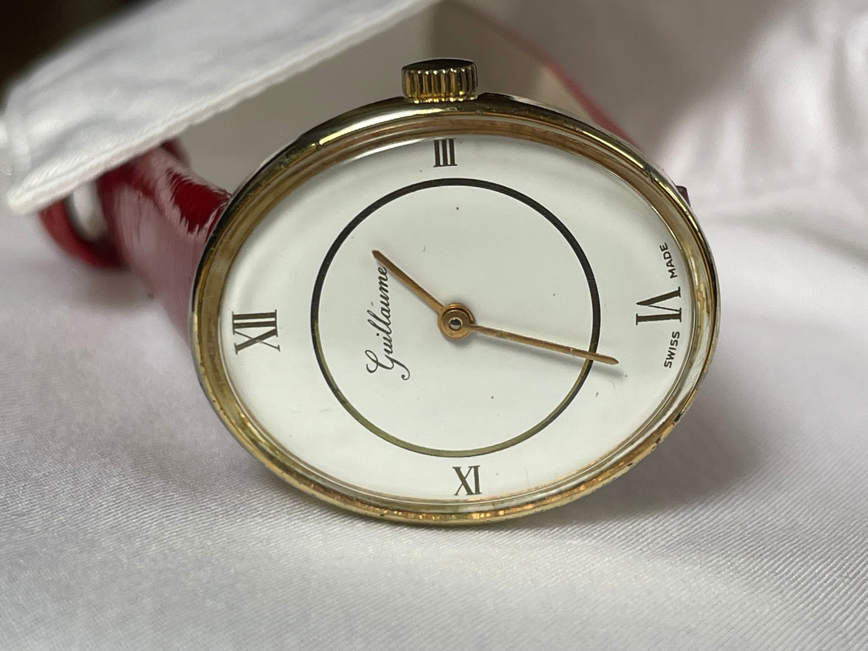 Elegant 1960 Vintage Swiss Ladies Wristwatch Guillaume  display picture 2