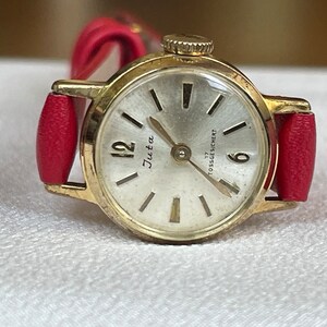 Elegante orologio da polso da donna tedesco vintage degli anni '60, cassa color oro juta, piccolo orologio da cocktail vintage da donna. Orologio elegante. Orologio retrò, regalo da donna.