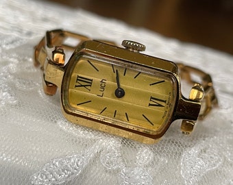 Vintage 1960er Jahre kleine Damen-Armbanduhr Luch, Retro-Damen-Cocktailuhr mit goldenem Gehäuse, Luch-Armbanduhr, Geschenk für Damen