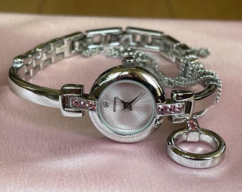 Elegant 1990 Vintage quartz Swiss ladies dress watch Sekonda with necklace silver color case, Vintage women quartz watch, Watch ladies gift