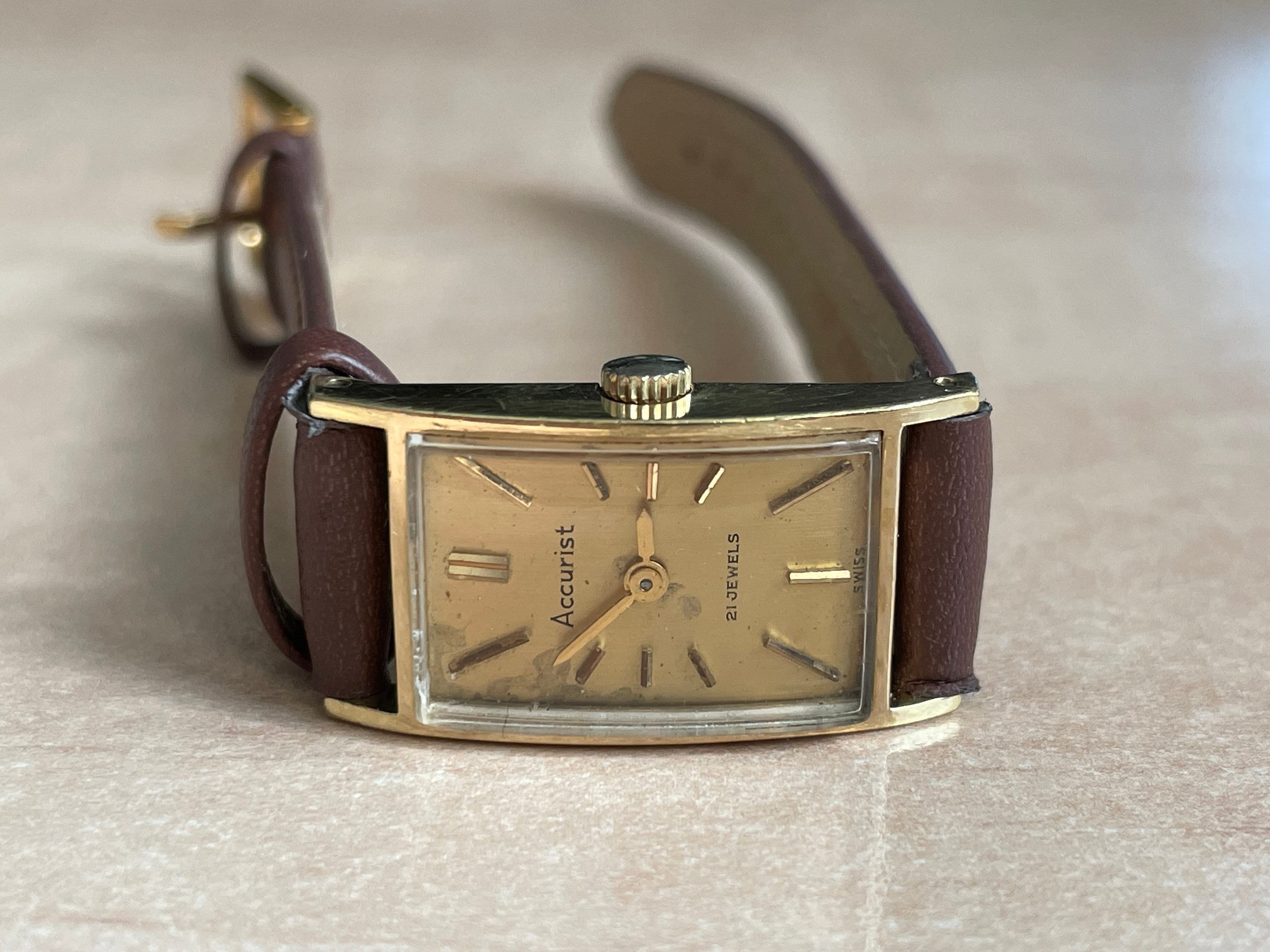 Old accurist hotsell watches value ladies