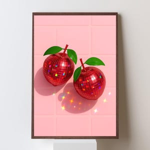 Czerwony dyskotekowy plakat jabłkowy – Funky Y2K Kitchen Print – Retro plakat owocowy do wózka barowego lub wystroju glamour – Pobieranie cyfrowe