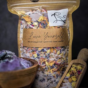 Self Love Bath Soak: Himalayan Salt, Rose Quartz, Aromatherapy