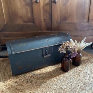Solid metal SNCF storage box, antique storage box, trinket box,