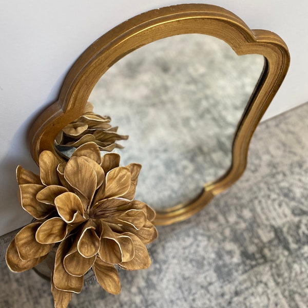 Ancien miroir en bois doré