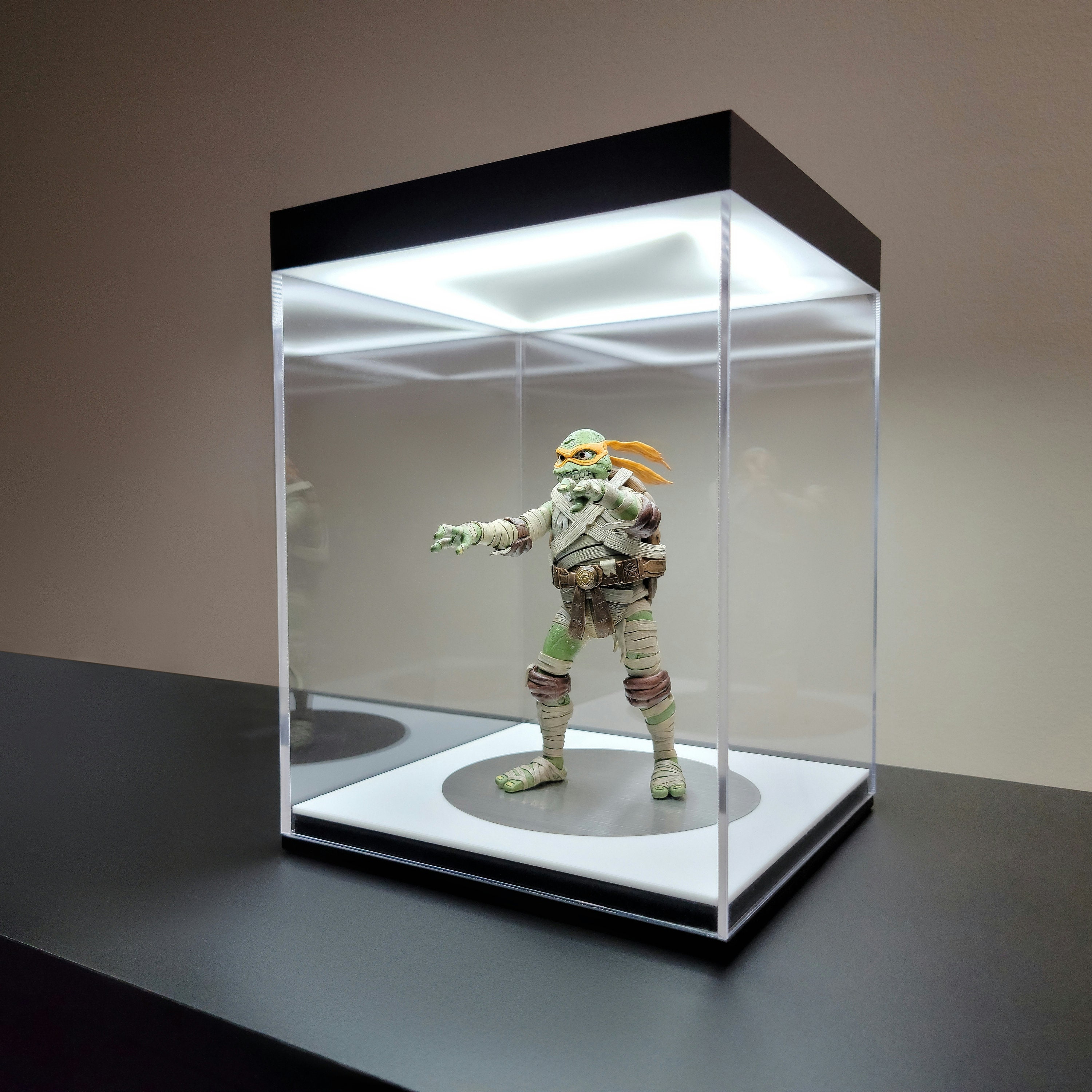 Vitrine pour figurine daction avec lumières LED -  France