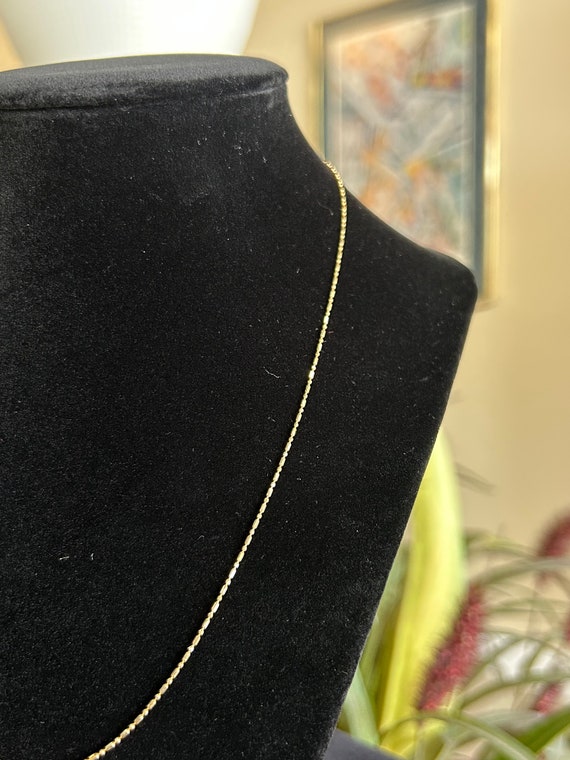 18kt Yellow Gold Dot Dash 16in Chain - image 3