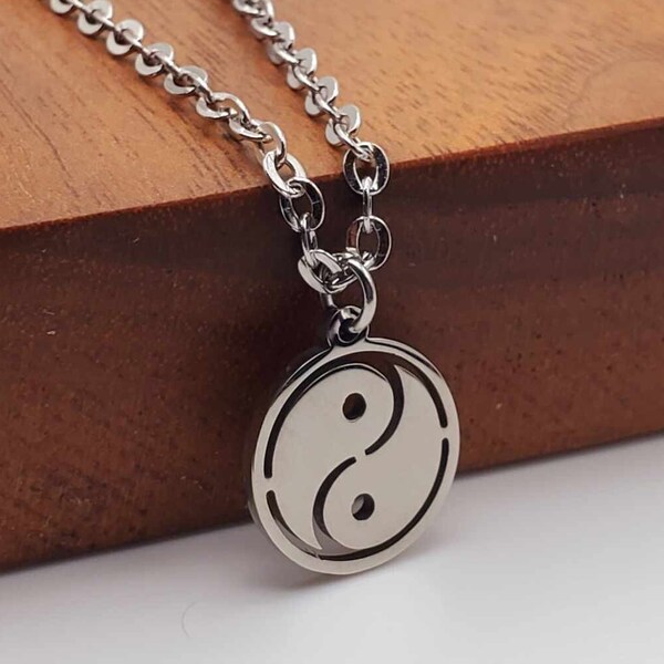 Harmony in Style: 18 Inch Ying Yang Pendant Necklace - A Perfect Gift for Her