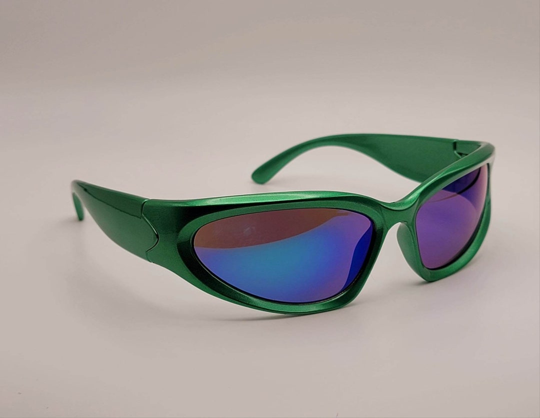 Vintage Punk Rave Sunglasses Trend 2022 for Women and Man Silver