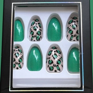 Leopard Print Green Mix Almond Shape Medium Length Press-On Full Nail Kit image 2