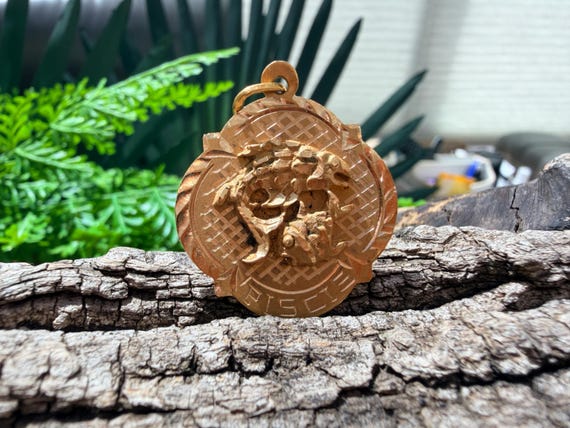 18K Gold Pisces Pendant, Uniquely Shaped Pisces Charm