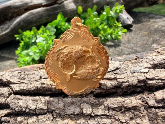 18K Gold Pisces Pendant, Uniquely Shaped Pisces Charm