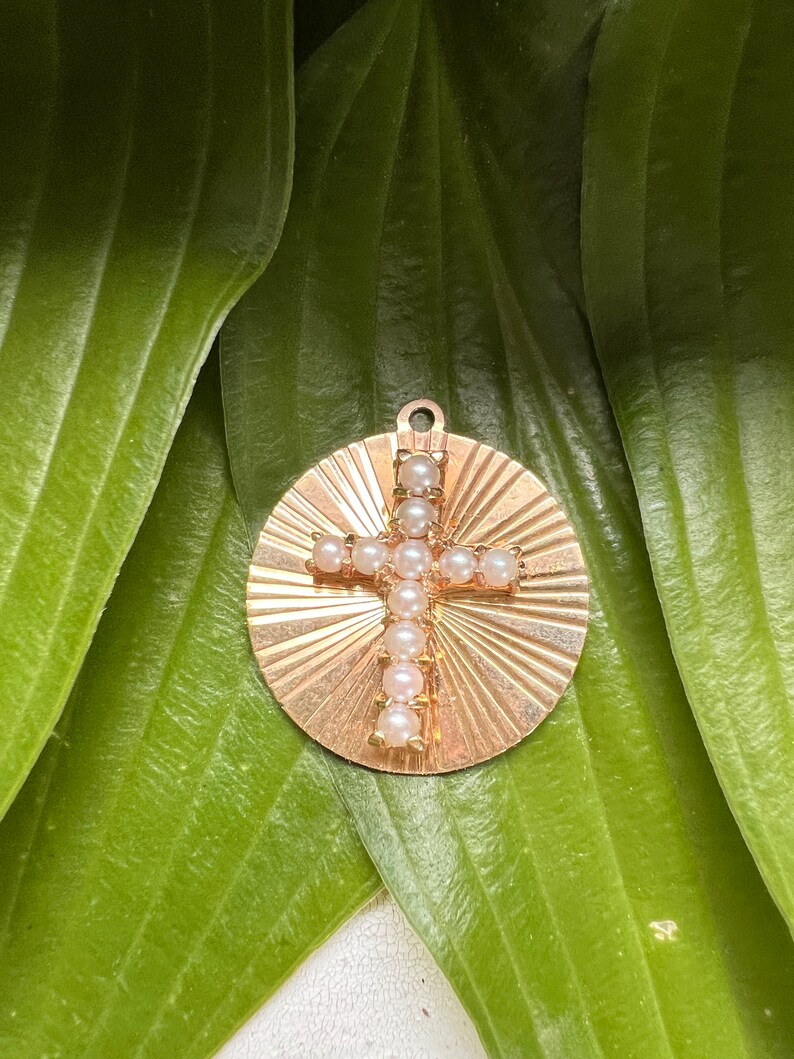 14k Yellow Gold Pearl Cross Charm, Religious Pendant bild 8