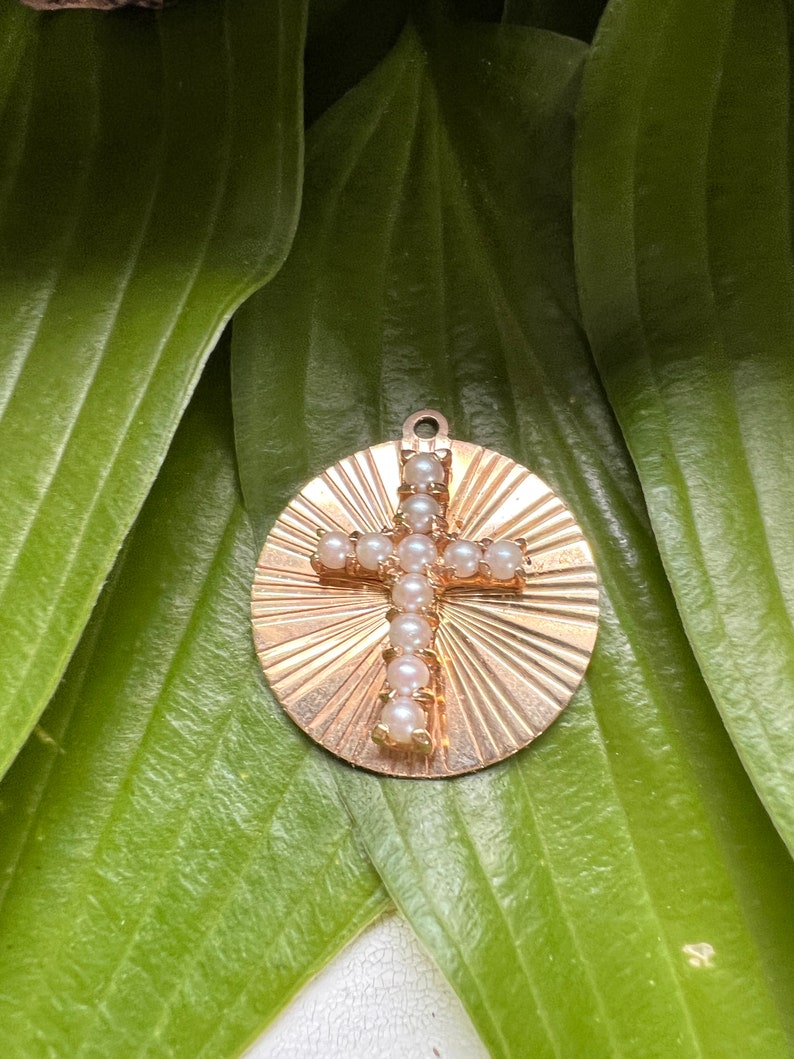 14k Yellow Gold Pearl Cross Charm, Religious Pendant bild 5