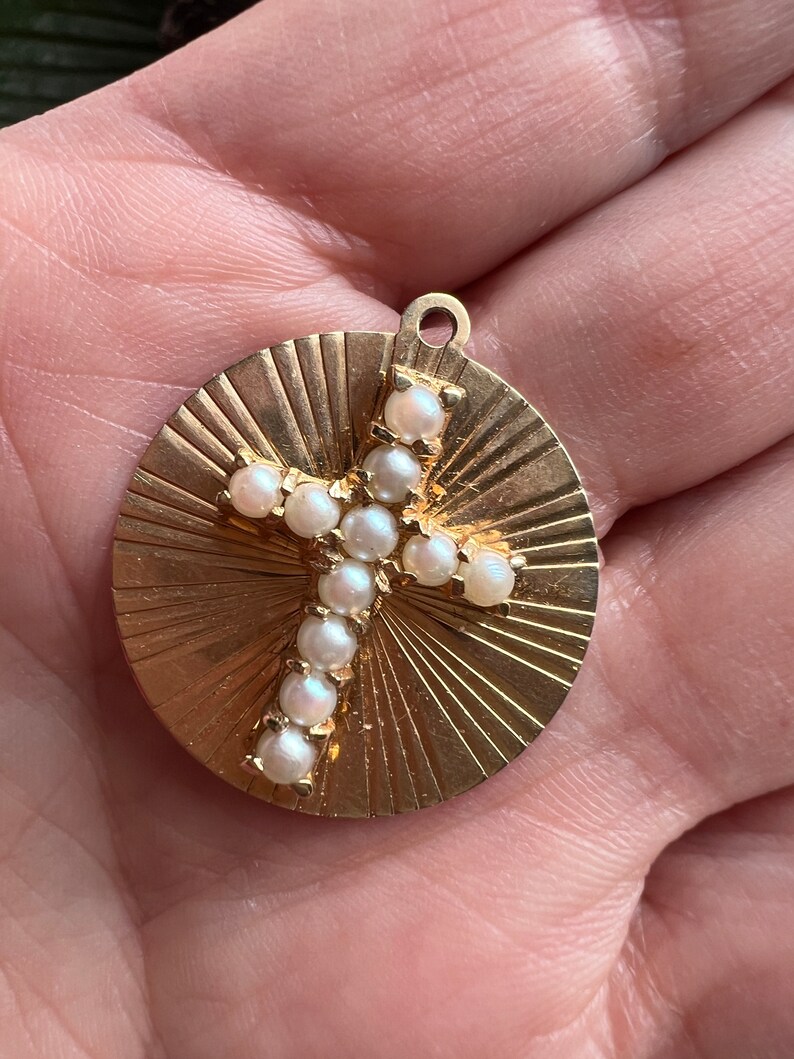 14k Yellow Gold Pearl Cross Charm, Religious Pendant bild 4