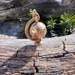 Desk Globe Charm, Yellow Gold Globe Charm, Yellow Gold Earth Charm, Globe Charm, Earth Charm, Movable Charms
