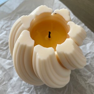 XL Swirl candle 1.5lbs image 3