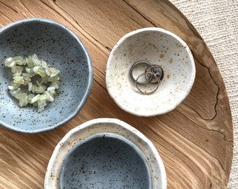 Handmade Ceramic trinket bowl / side dishes