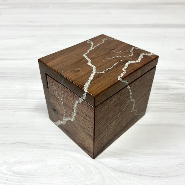 Mithril Inlay Walnut MTG Deck Box: Felt-Lined Commander Card Storage