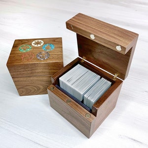 Caja para mazos de MTG, Magic the Gathering, caja para mazos Commander, forrada con fieltro, nogal macizo, tapa magnética, caja para cartas