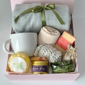 Self Care Gift Box for women, sending hugs gift box, self-care box mental health, Care Package For Her, Care Package Friend, Cheer Up Gift.