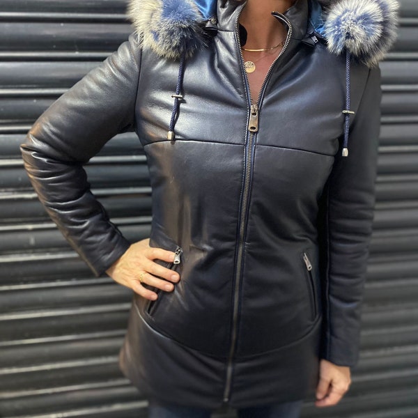 Damen Schwarze Genunie Lammfell Fuchs Detail Kapuzenjacke, Damen Lange Winter Ledermantel, Damen Fuchs Pelz Detail Kapuzenleder Mäntel