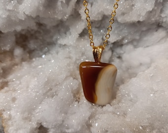 Magnifique collier d'agate brésilienne sur une chaîne en or de 45,7 cm (18 po.)