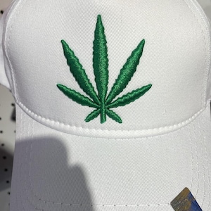 3D Puff Cap Marijuana Embroidery Logo for T-Shirt, Machine Logo Embroidery in DST and PES Format, Small Size
