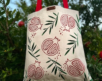 Pomegranate Tote Bag, Aesthetic Fruit Tote Bag, Cottagecore Market Tote with Pomegranate Design, Cute Block Printed Tote Bag Gifts