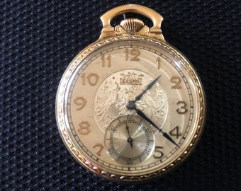 1925 Antique Elgin Open Face Pocket Watch Serial #28129437. In Very Good Working Condition.