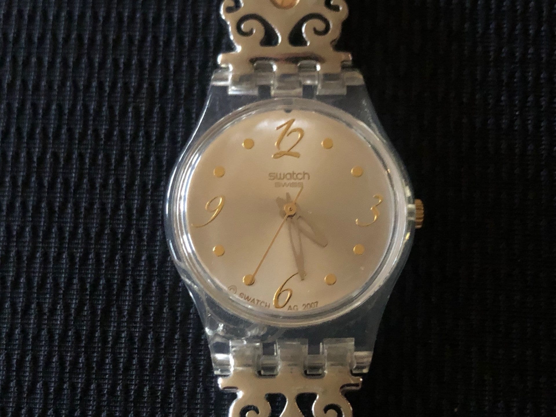 2007 Swatch Swiss Ladies Watch with Original Band Works Great