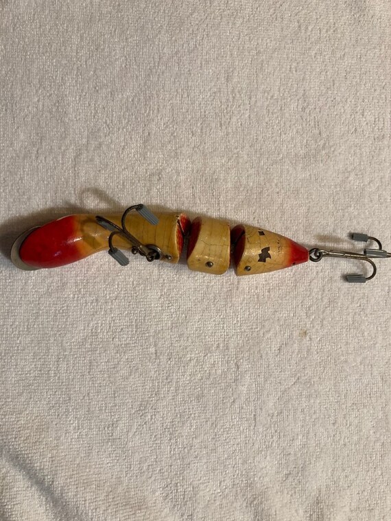 1923 Thru 1934 Heddon Game Fisher 5500 Wooden Red-white Lure 