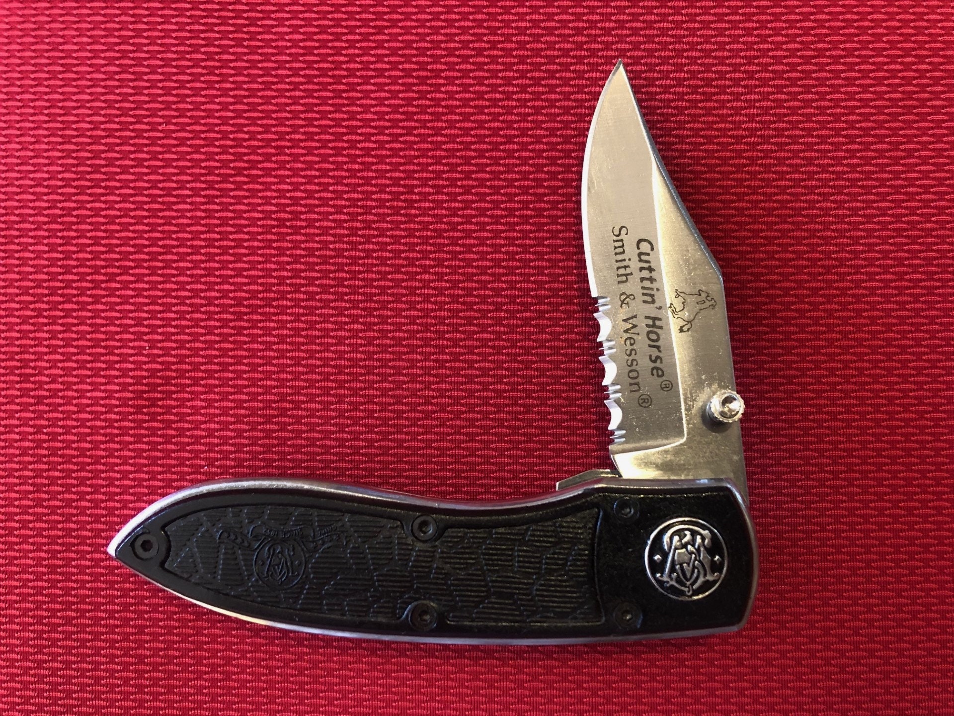 Smith & Wesson #CH502BH Bullseye Buffalo Horn Small Trapper Smith & Wesson #CH502BH Bullseye Buffalo Horn Small Trapper