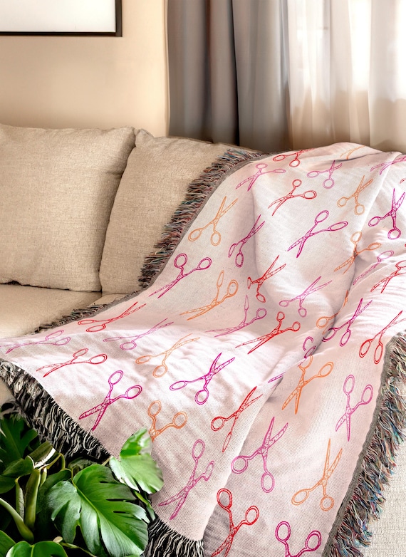 Scissors Lesbian Flag Throw Blanket Subtle Lesbian Pride Gift for Christmas Sapphic Decor Woven Blanket Tapestry Maximalist WLW Custom Gift